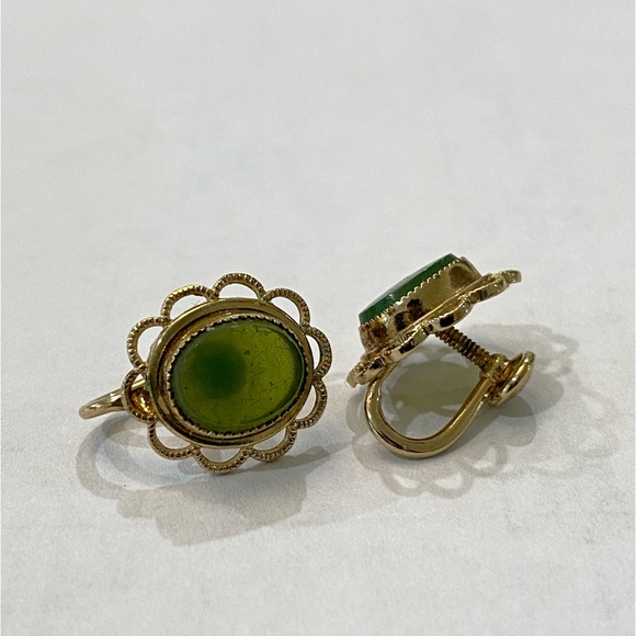 Vintage 14k gf gold filled Oval cabochon jade screwback earrings 1960s - Picture 6 of 14